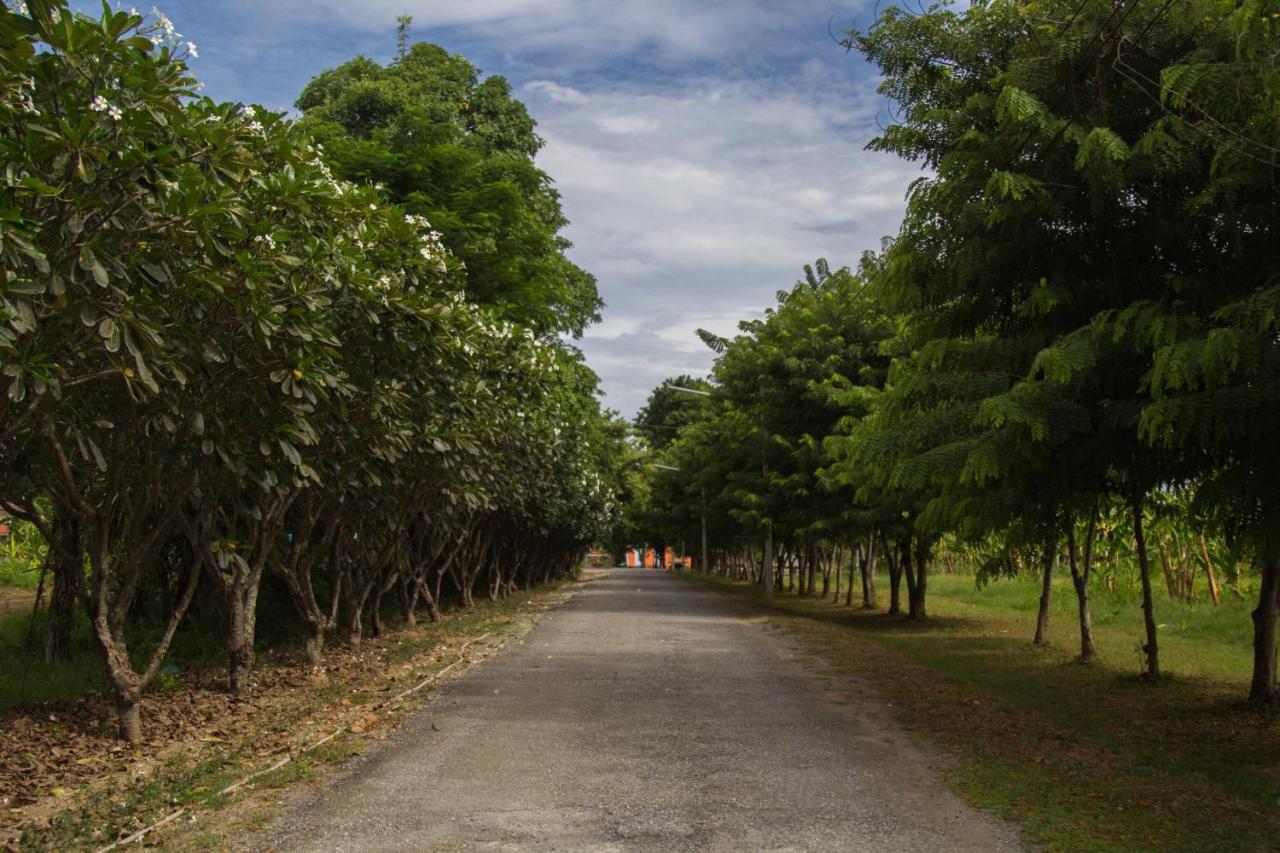 Buasawan Resort & Restaurant Kanchanaburi Exterior foto